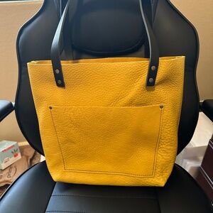 NEW Portland Leather 🦄 Medium Tote !!